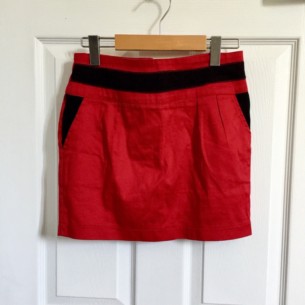 Cherry Red Colorblock Pleated Mini Skirt with pockets